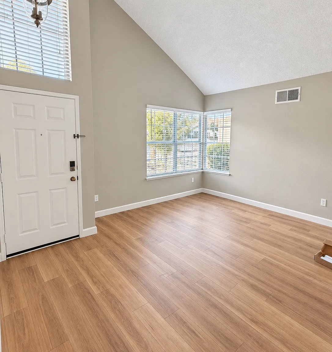 3 bed, 2.5 bath, 1769 sqft, $3,600 — Photo 3