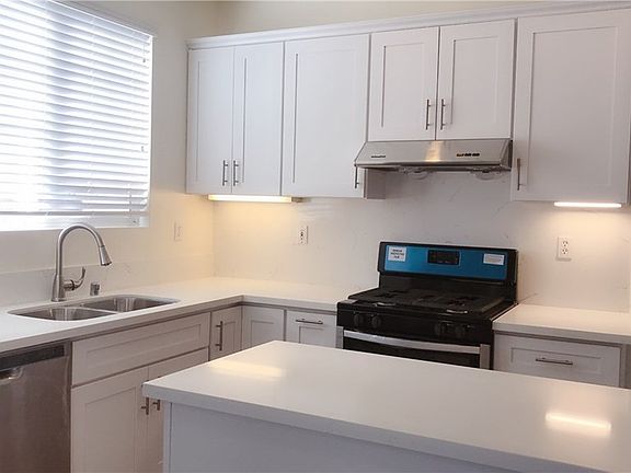 5th image of 191 Woodcrest Ln