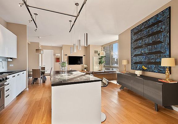 4th image of 4630 Center Blvd APT 808