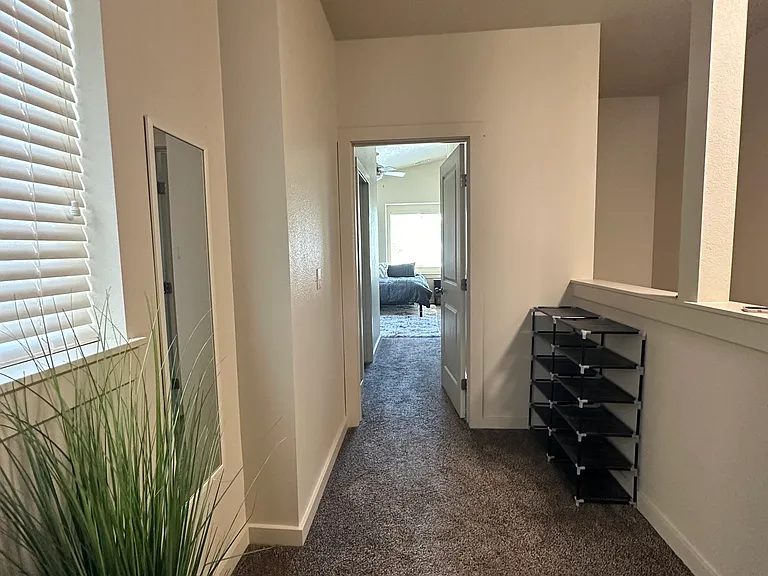 hallway going to Primary room