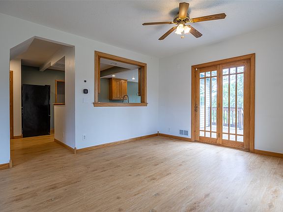 4th image of 814 Menasha Avenue E