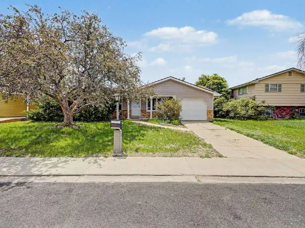 2519 Danbury Dr, Longmont, CO 80503