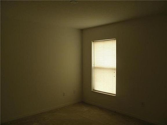 4th image of 2600 NE 29th Ter