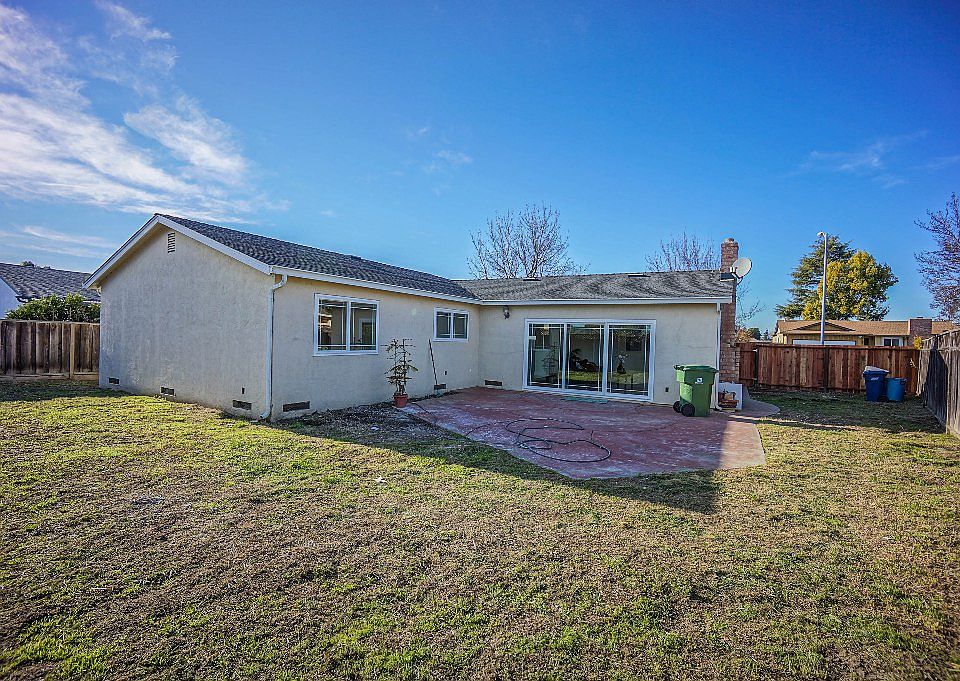 2nd image of 34334 Dobson Way