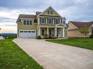 220 Windsor Dr, Fishersville, VA