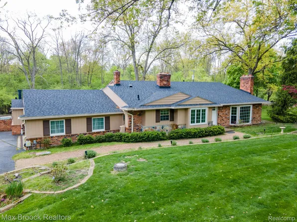 25461 Tweed Dr, Franklin, MI 48025