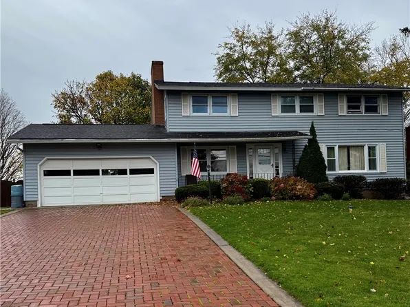 222 Thornton Cir S, Camillus, NY 13031