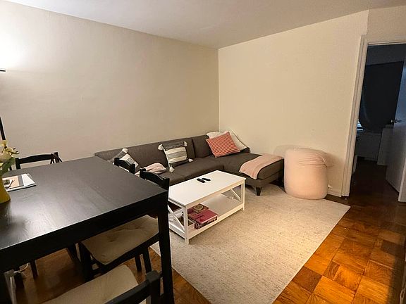3rd image of 279 E 44th St APT 6A