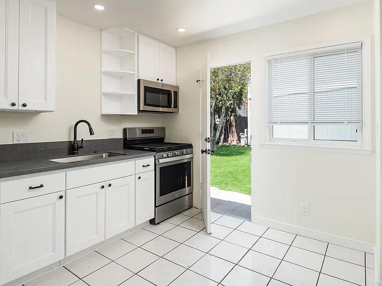 452 W Los Angeles Dr #452 — Photo 6