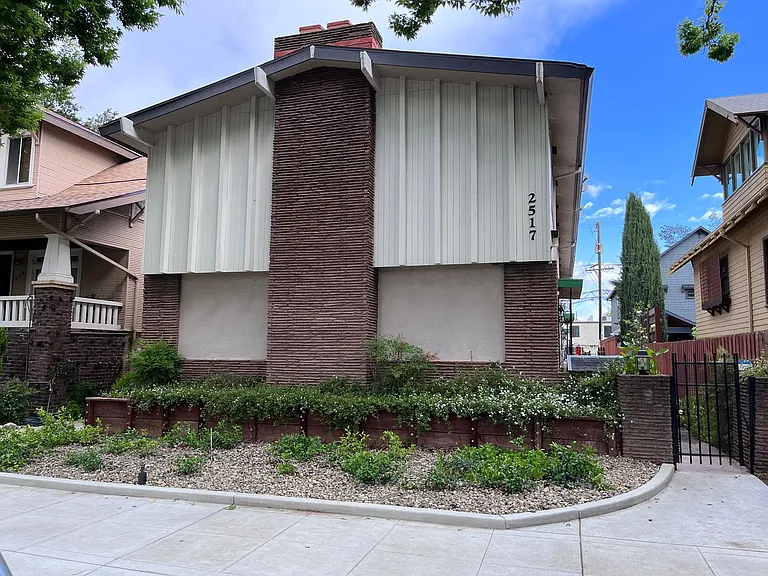 2517 U St — Photo 1
