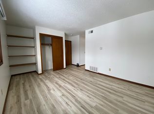 1228 E St #9, Lincoln, NE 68508