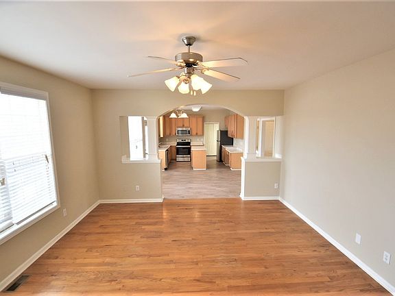 4th image of 2392 Wilshire Way