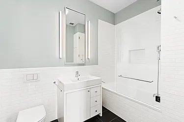 Sold by The SIMPLE Real Estate Co