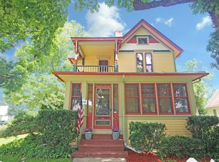 227 N Porter St, Elgin, IL 60120