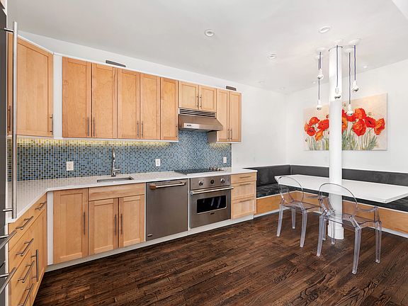 5th image of 28 Old Fulton St APT 6H