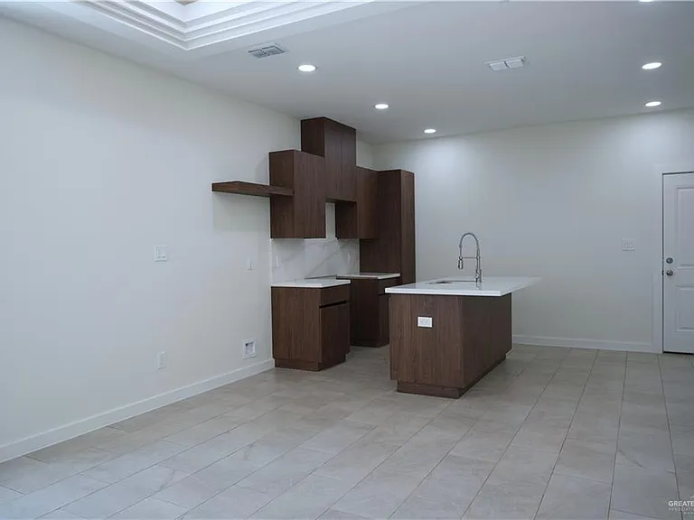 1217 S Woodland Dr #2 — Photo 6