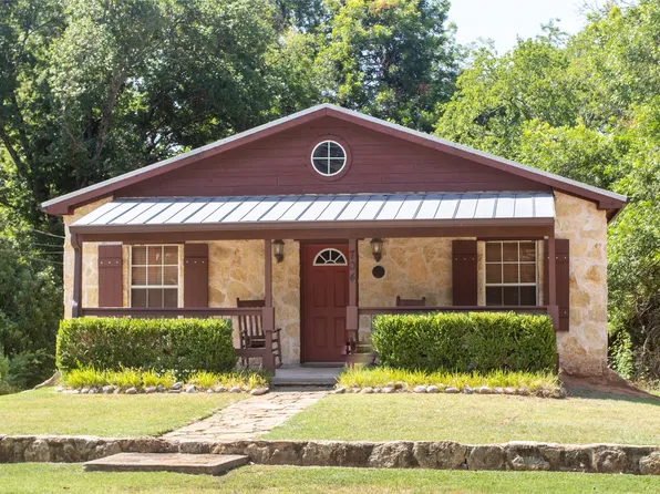 704 NE Barnard St, Glen Rose, TX 76043