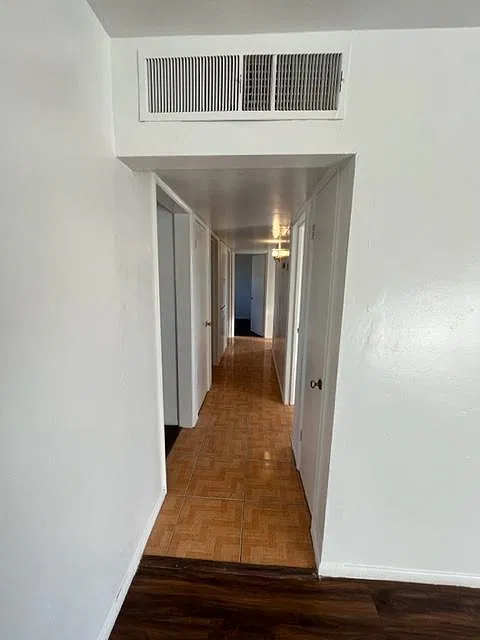 3 bed, 2000 sqft, $2,245 — Photo 2