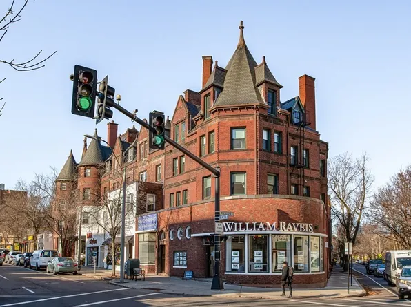 1394 Beacon St, Brookline, MA 02446