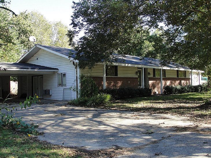 812 W Speedway St, Dermott, AR 71638 Zillow