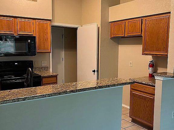4th image of 1200 Dogwood Dr