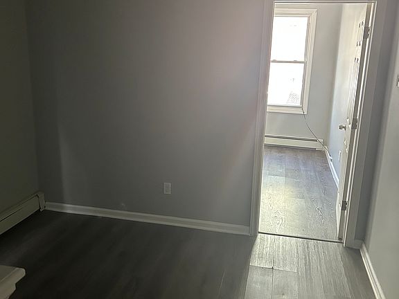 3rd image of 176A Parker St APT 1