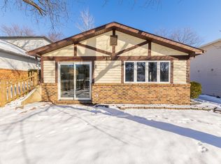 224 Radcliff Dr, Bolingbrook, IL