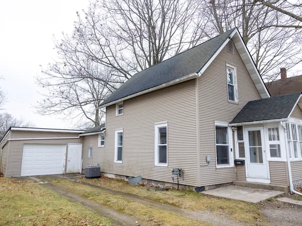 1310 Jordan Lake Ave, Lake Odessa, MI 48849