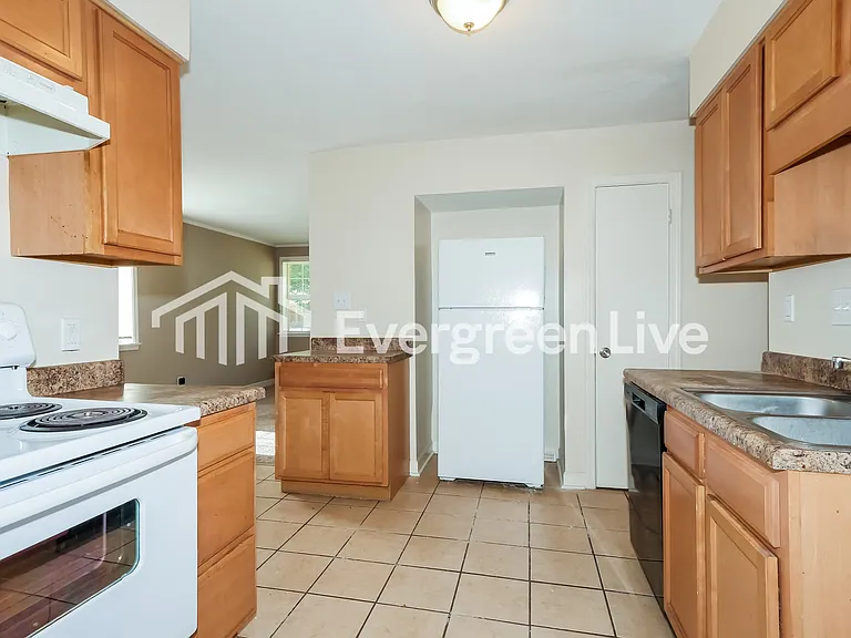 4610 Violet Ave — Photo 6
