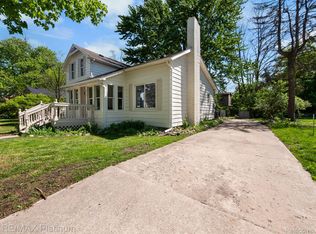 415 E Sibley St, Howell, MI 48843