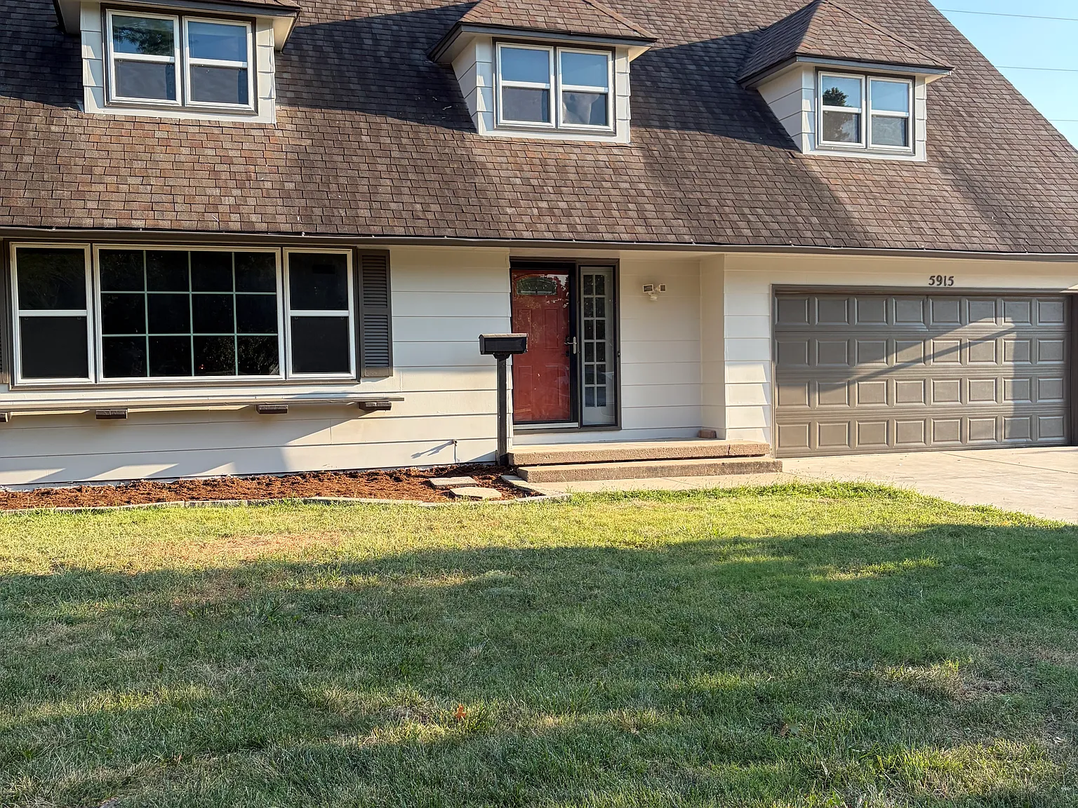 5 bed, 2518 sqft, $2,200 — Photo 1
