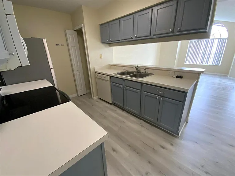 2327 Prime Cir #B — Photo 21