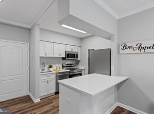 1211 S Eads St APT 108, Arlington, VA 22202