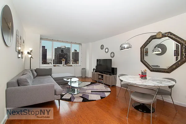 Sold by NextStopNY | media 1