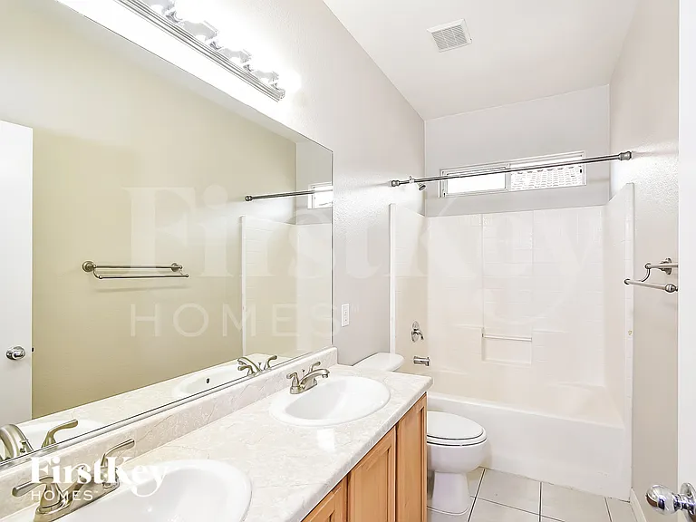 10832 Avenzano St — Photo 16