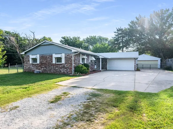 3322 N Perry Cir, Wichita, KS 67204