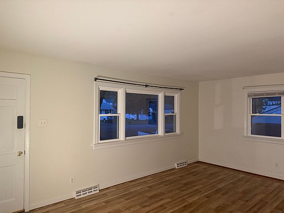 3rd image of 8703 Woodlake Dr