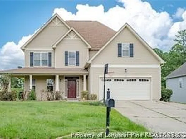 35 Sedgefield Ln, Spring Lake, NC 28390