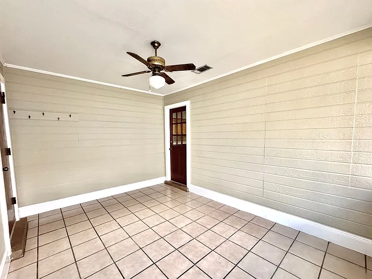 10734 Erin Vale Ave — Photo 18