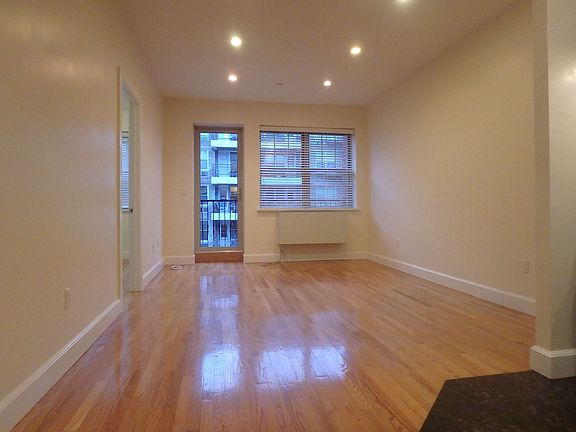 2nd image of 3049 29th St APT 4F