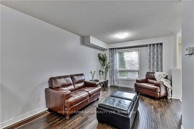 34 Ridgemore Cres — Photo 3