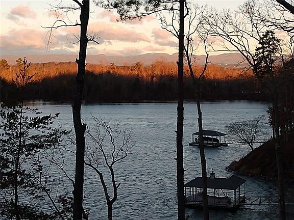 4th image of 316 Island Dr
