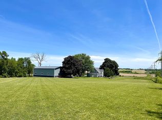 1490 N Henderson Rd, Freeport, IL 61032