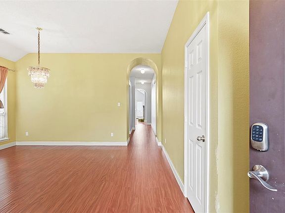 3rd image of 6918 Country Club Dr