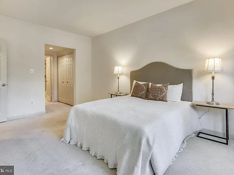 10828 Antigua Ter — Photo 12