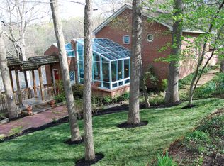 1020 Millwood Rd, Great Falls, VA 22066