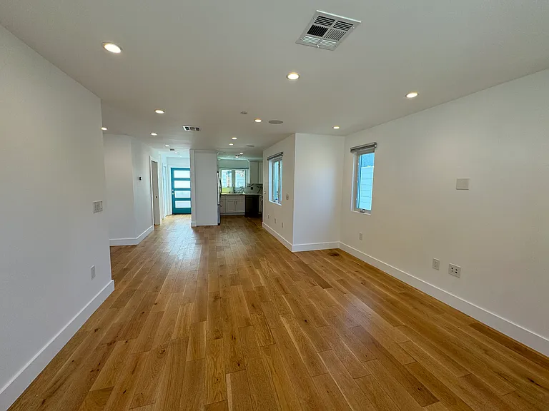 429 N Lomita St — Photo 23