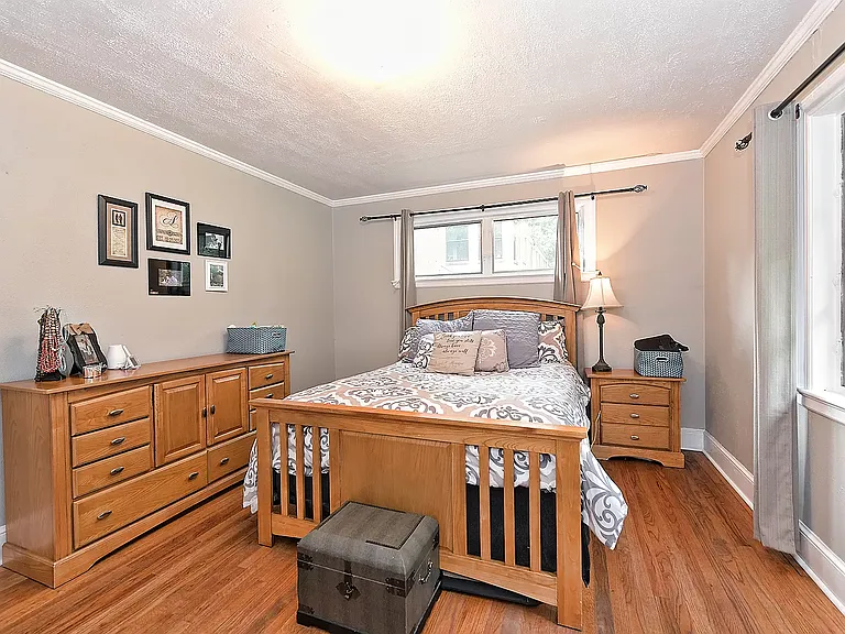 1118 Skyview Rd — Photo 9