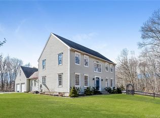 54 Pleasant Valley Rd, Clinton, CT 06413