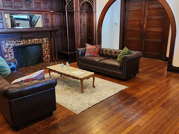 4th image of 199 E Loudon Ave #301